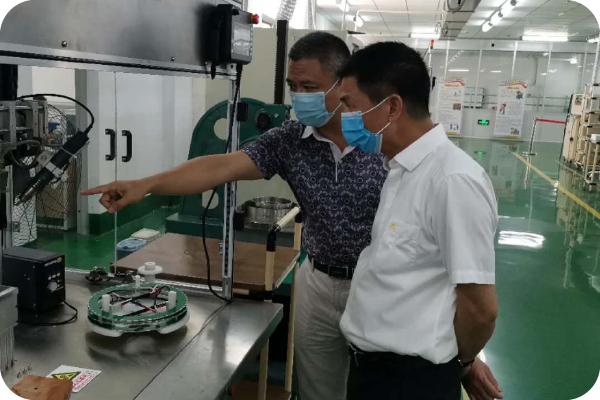 廈門鎢業(yè)董事長黃長庚深入勢拓智動(dòng)公司調(diào)研